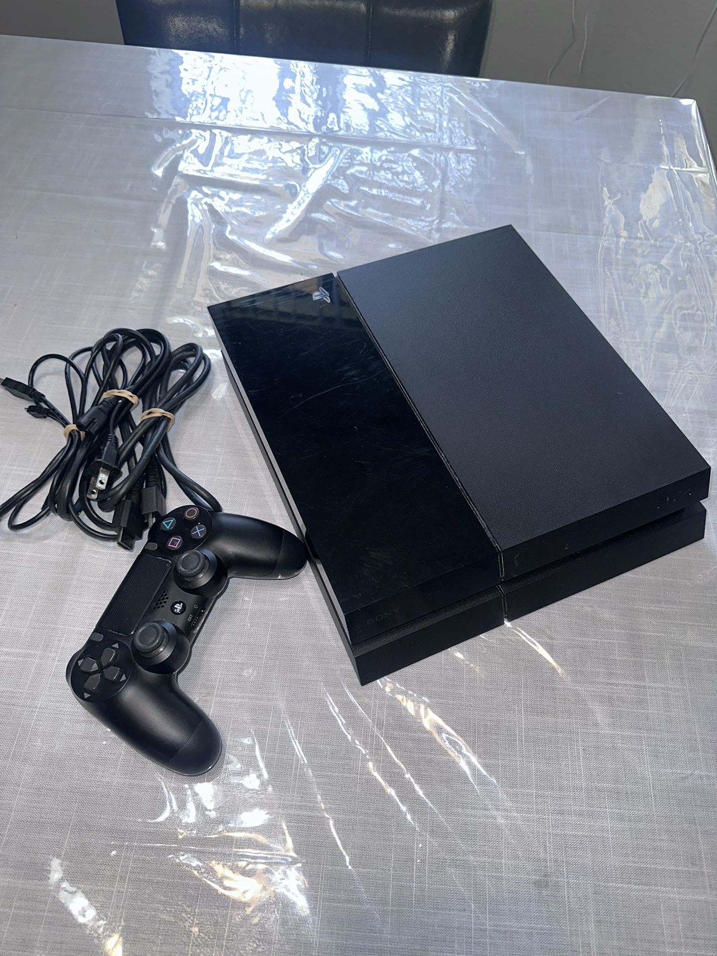 SONY PLAYSTATION 4 Model Cuh-1115A