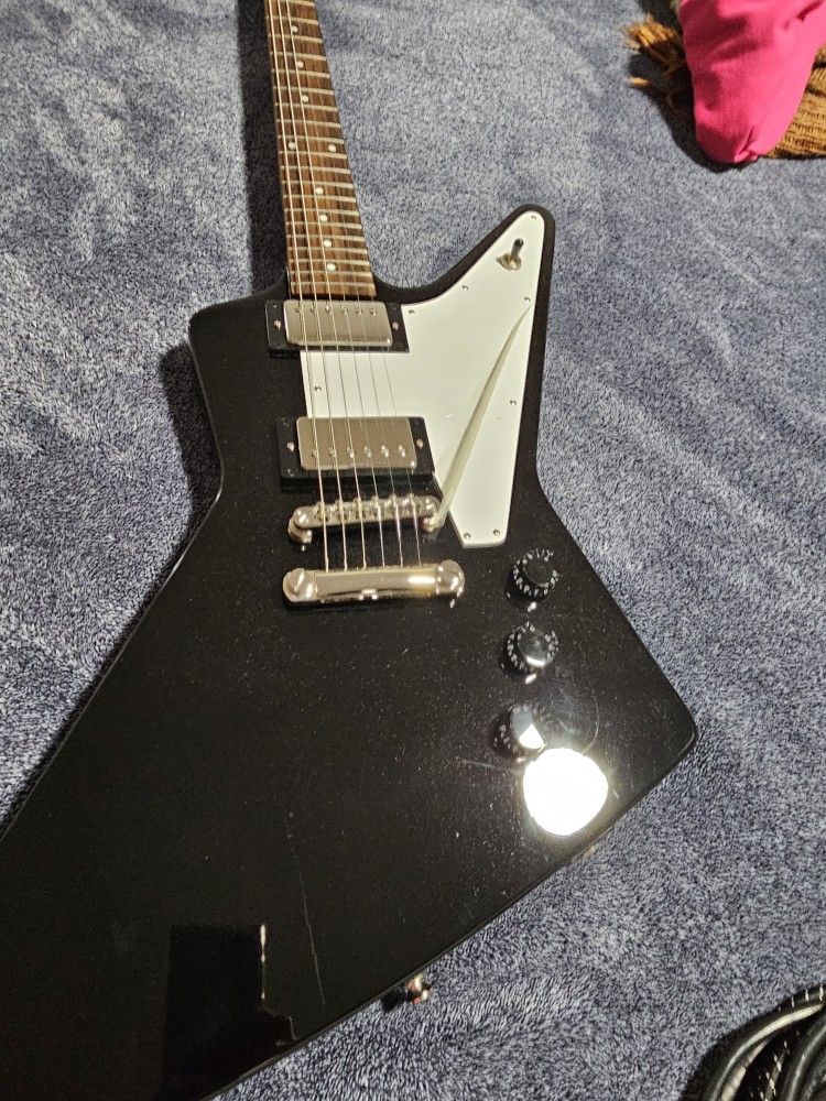 Epiphone Explorer, Guitar.