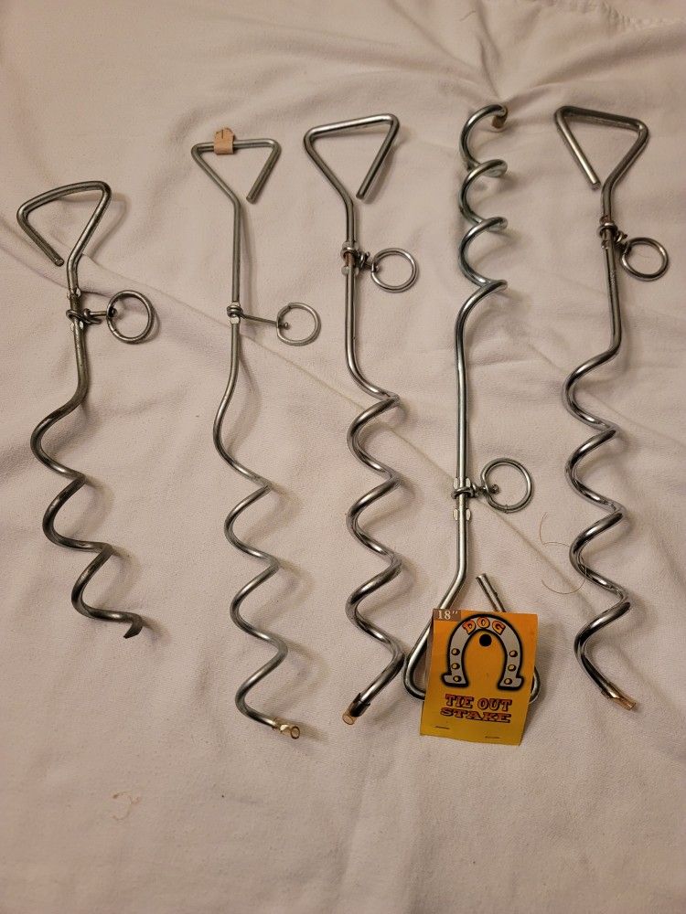 DOG TIE OUT STAKES
