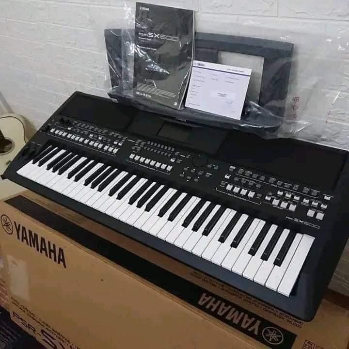 Piano Speedbike Sx600 Review Yamaha Sx900 Yamaha Psr-sx600 61-key