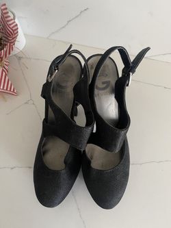 Guess Brand Black Sparkly Heels 7.5 Like New