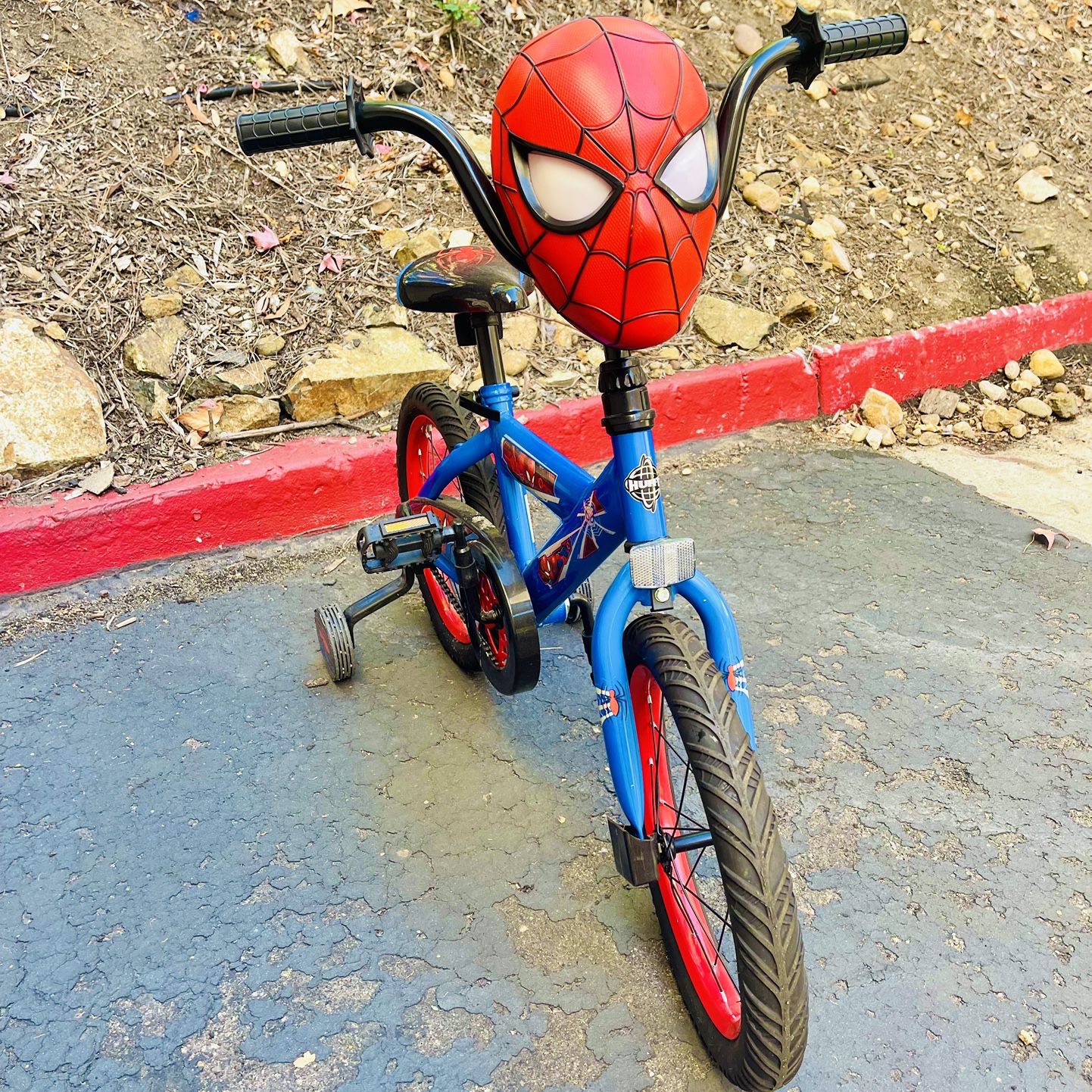 Spider-Man Kids Bike w/training wheels - 16”
