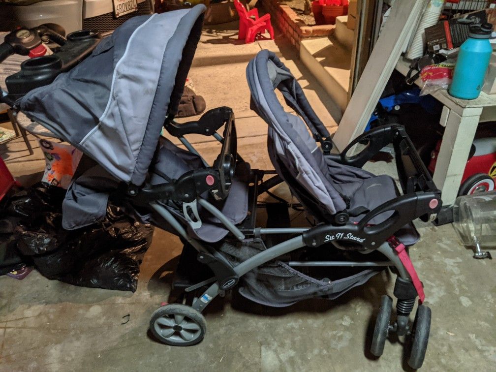 Babytrend sit n stand double stroller good condition