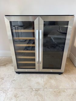Wine Fridge / Mini Fridge