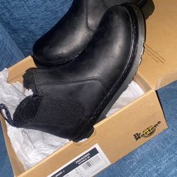Brand New Kids Size 4 Dr Martens Size 4