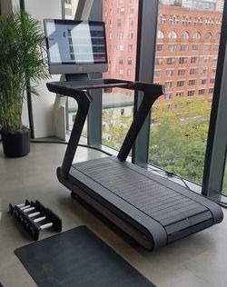 PELOTON Treadmill