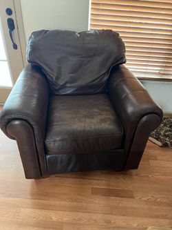 LEATHER CHAIR NEEDS TO GO