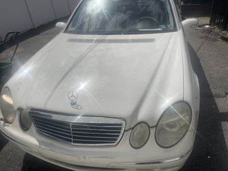 2005 Mercedes Benz 320 E