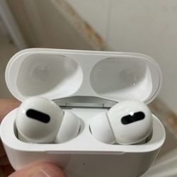 Apple 3 Wireless Noise Cancelling Earpho
