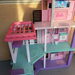 Barbie Dream house 