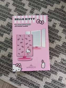 Hello Kitty Trifold LED Mirror