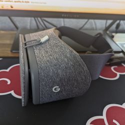 Google Daydream VR Headset