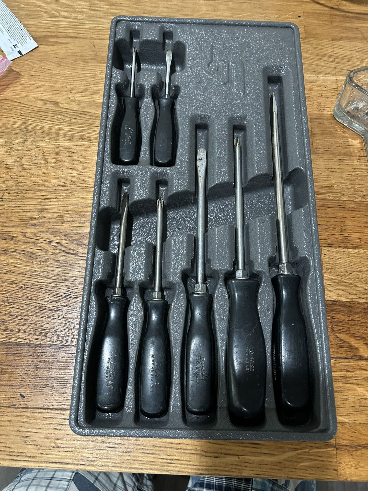 A Set Of 7 Pieces snapon Screwdriver