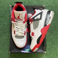 Jordan 4 fire red 2020 size 10men/11.5women