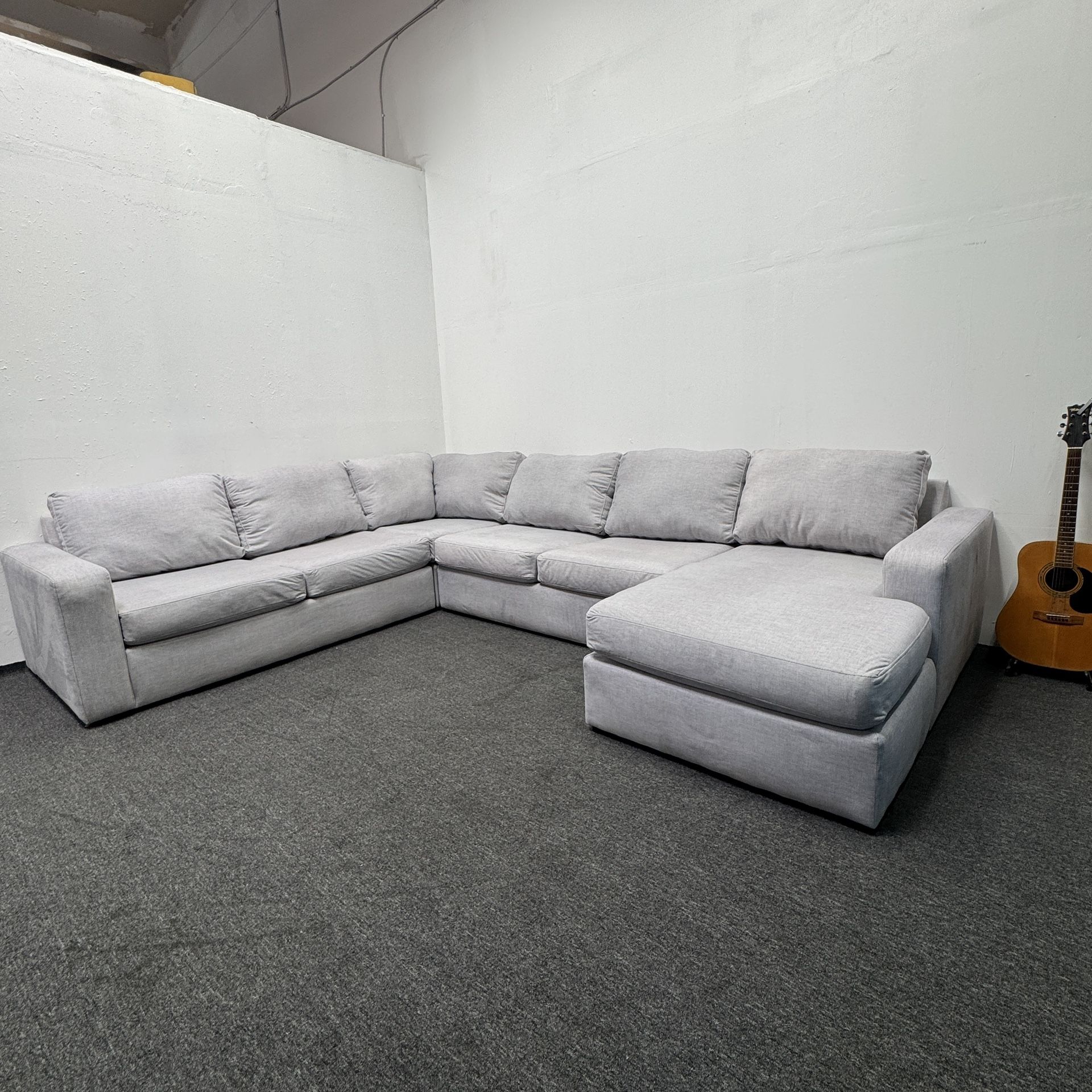 ❗️Half Priced❗️Araceli II (Dove Gray) 4pc Sectional Couch - Can Drop Off