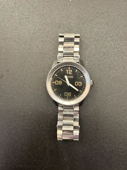 Nixon watch
