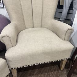 Accent chairs 