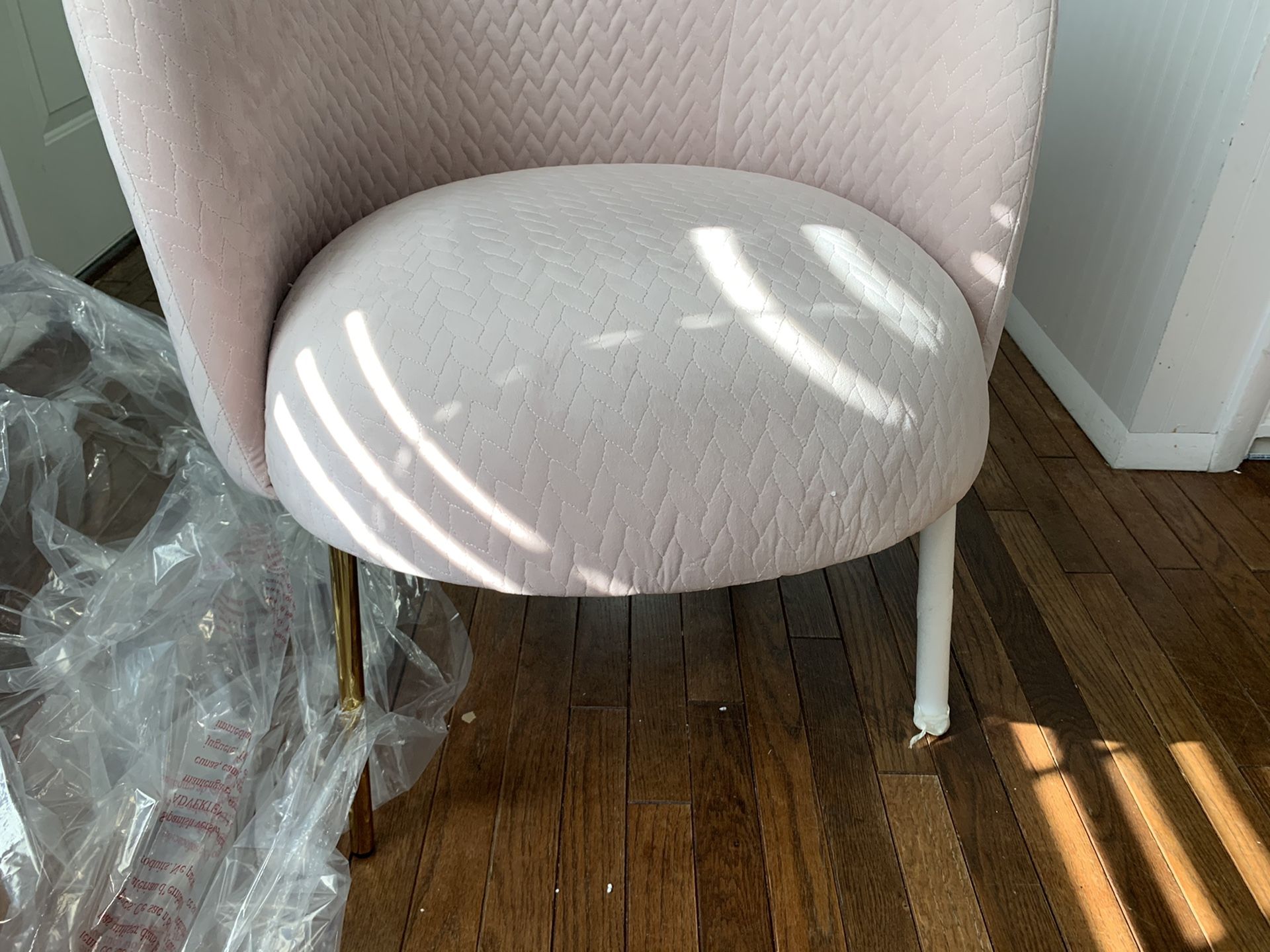 Cosmoliving pink accent chair - brand new