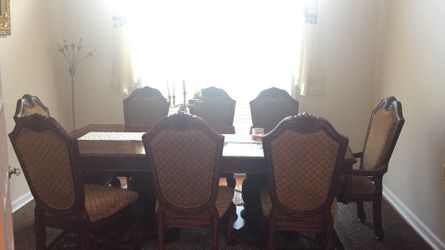 Luxury Dinning room Table and Chairs