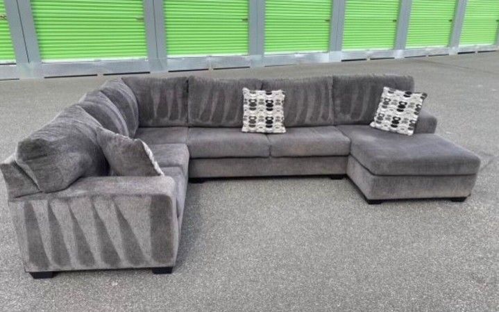 Sectional Couch 