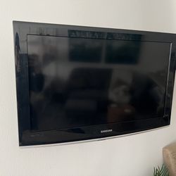 32 Inch Samsung TV