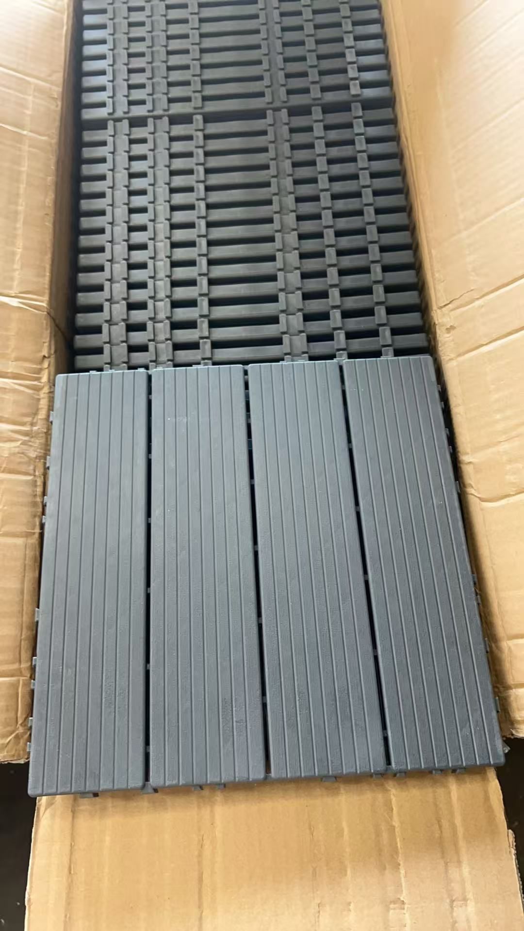 36PCS Plastic Interlocking Deck Tiles