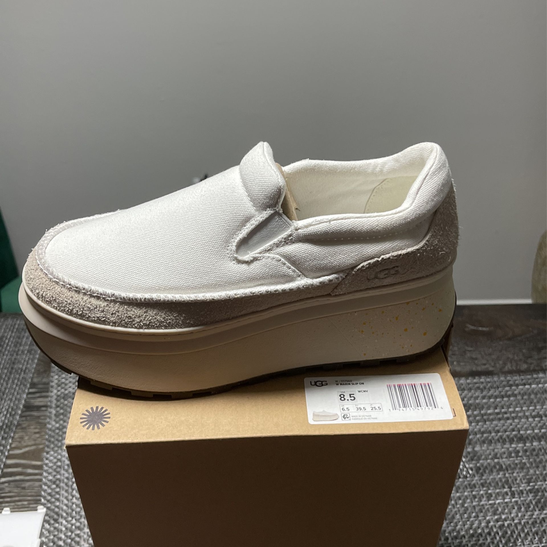 UGG SLIP ON SHOE