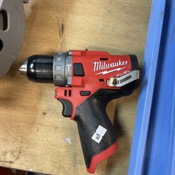 Milwaukee M12 Hammer Dr 