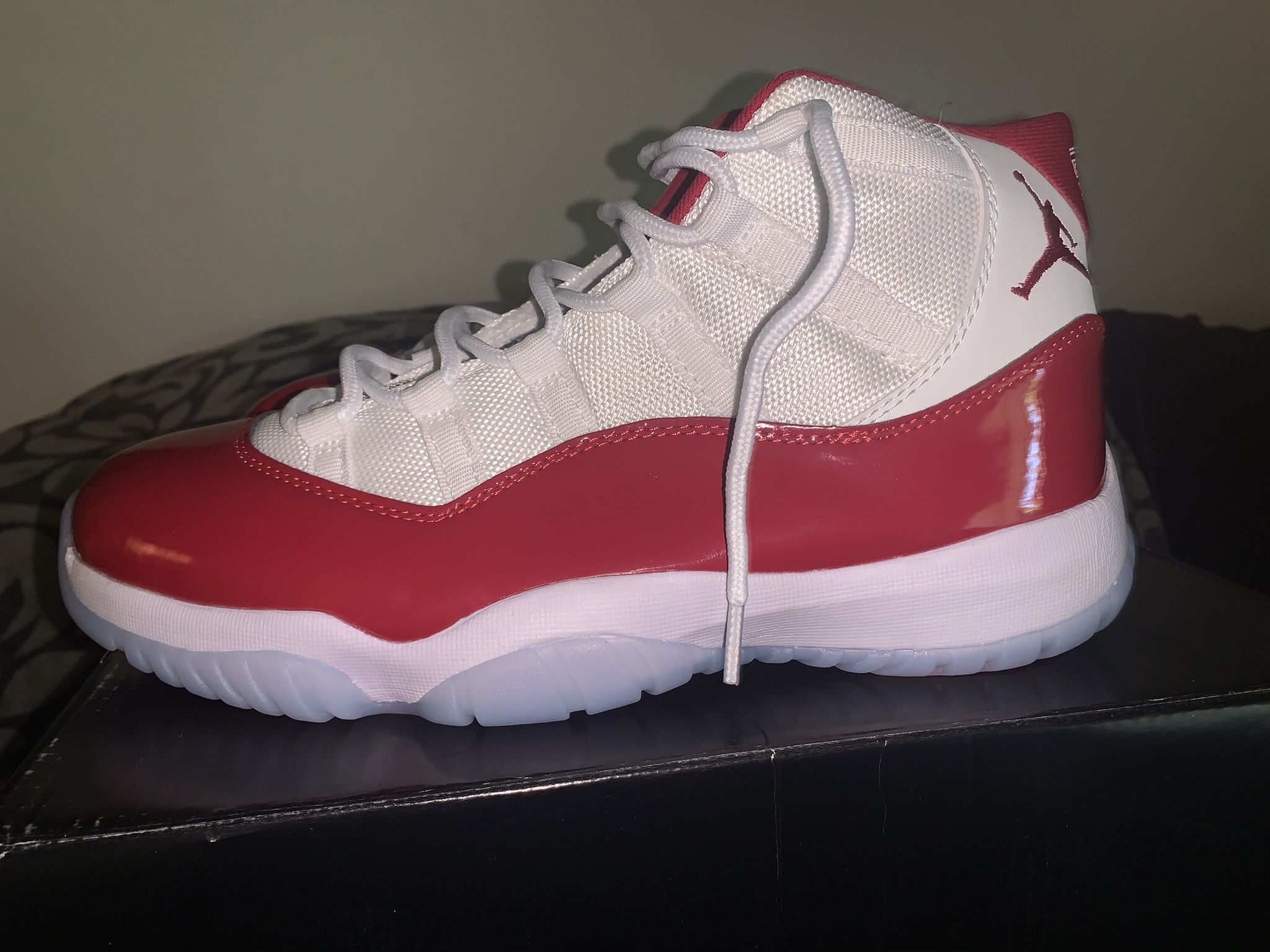 Air Jordan 11 Cherry