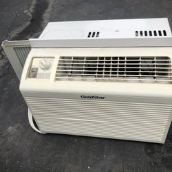 Very Good Condition Goldstar Air Conditioner 