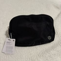 Lululemon Black Belt Bag 