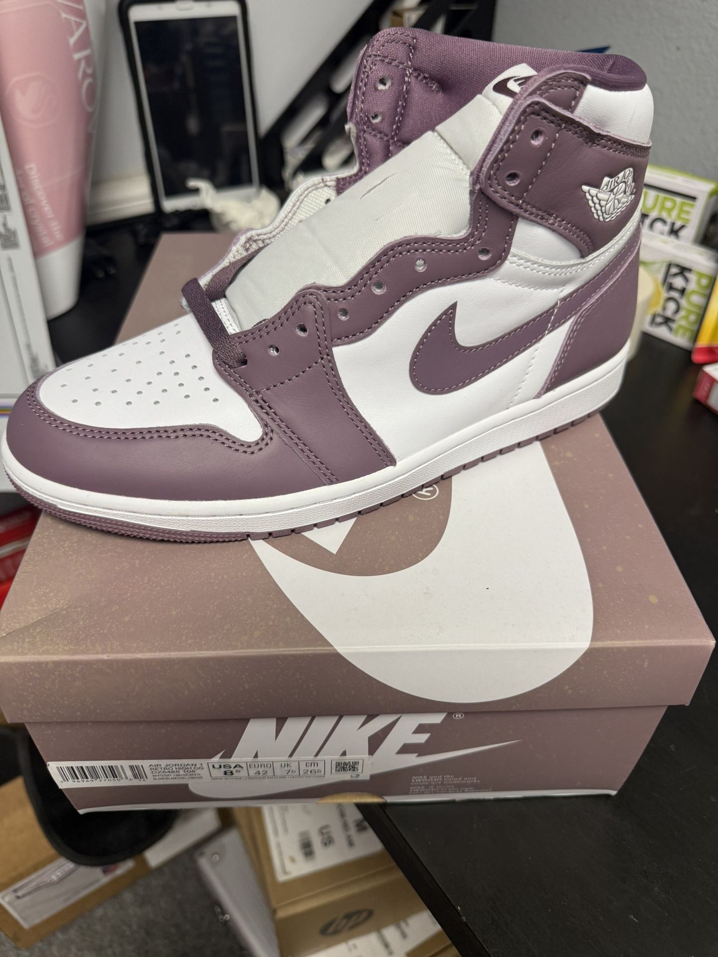 Brand New Air Jordan 1 Retro High OG SNEAKERS Size 8.5