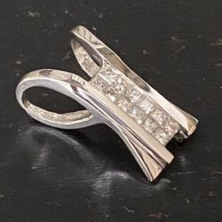 Princess Diamond White Gold Pendant