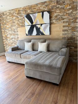 *FREE DELIVERY* Ashley Furniture Ivory Sectional w/ Chaise