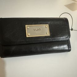 DKNY Continental Wallet