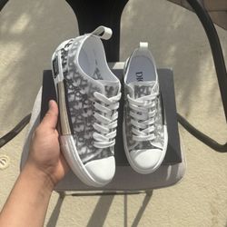 Dior B22 Size 7.5