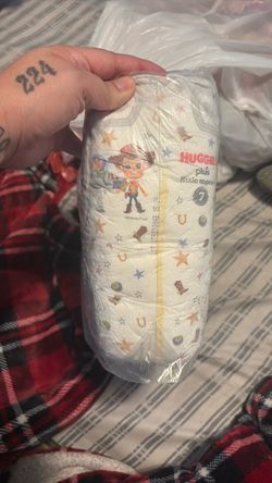 Huggies Plus Little Movers Size 7 Diapers