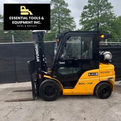 2021 Hyundai 6,000lb Cab LPG Forklift 30L-9A Pneumatic Tires- 11,192 Hours