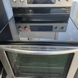 Stainless KitchenAid Glass Top Stove , Super Nice . Warehouse pricing. Warranty  . Delivery Available . 2522 Market st. 33901