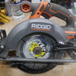 RIDGID CIRCULAR SAW R8655 PRE OWNED WITH 4AH BATTERY 892107-2