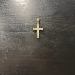 GLD Diamond Cross in Yellow Gold 