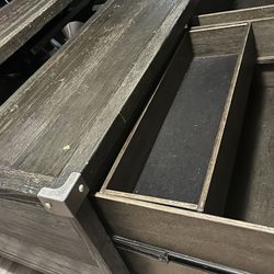 GRAY COCKTAIL TABLE 