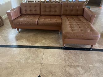 Leather sofa with chaise camel color