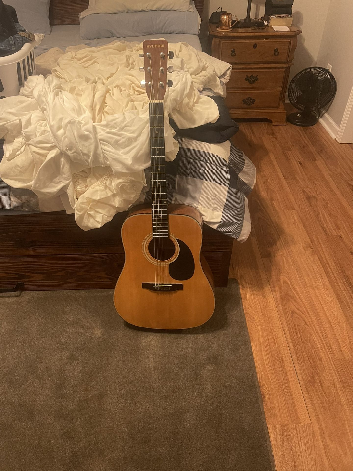 Hyundai Acoustic Guitar