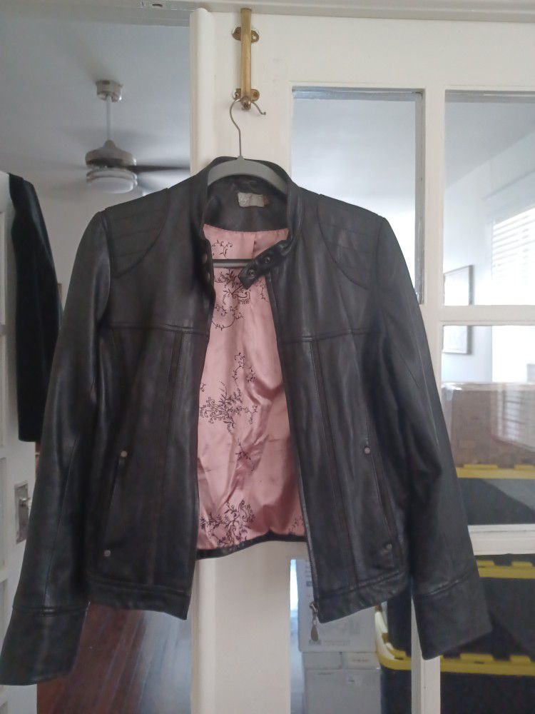 women's fitted leather jacket