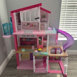 Barbie Dream House + Accessories