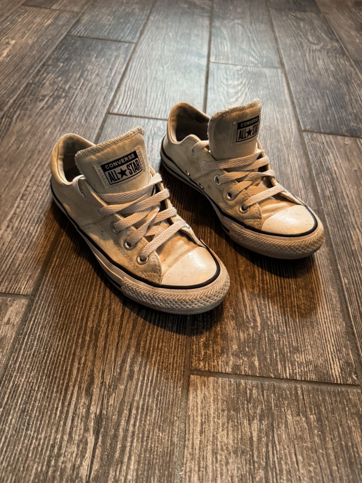 Off White Converse Size 6
