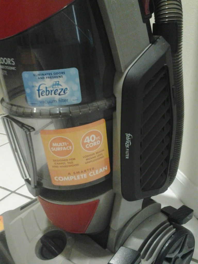New Bissell total floors complete fabreez hepa filter vacuum cleaner works great!