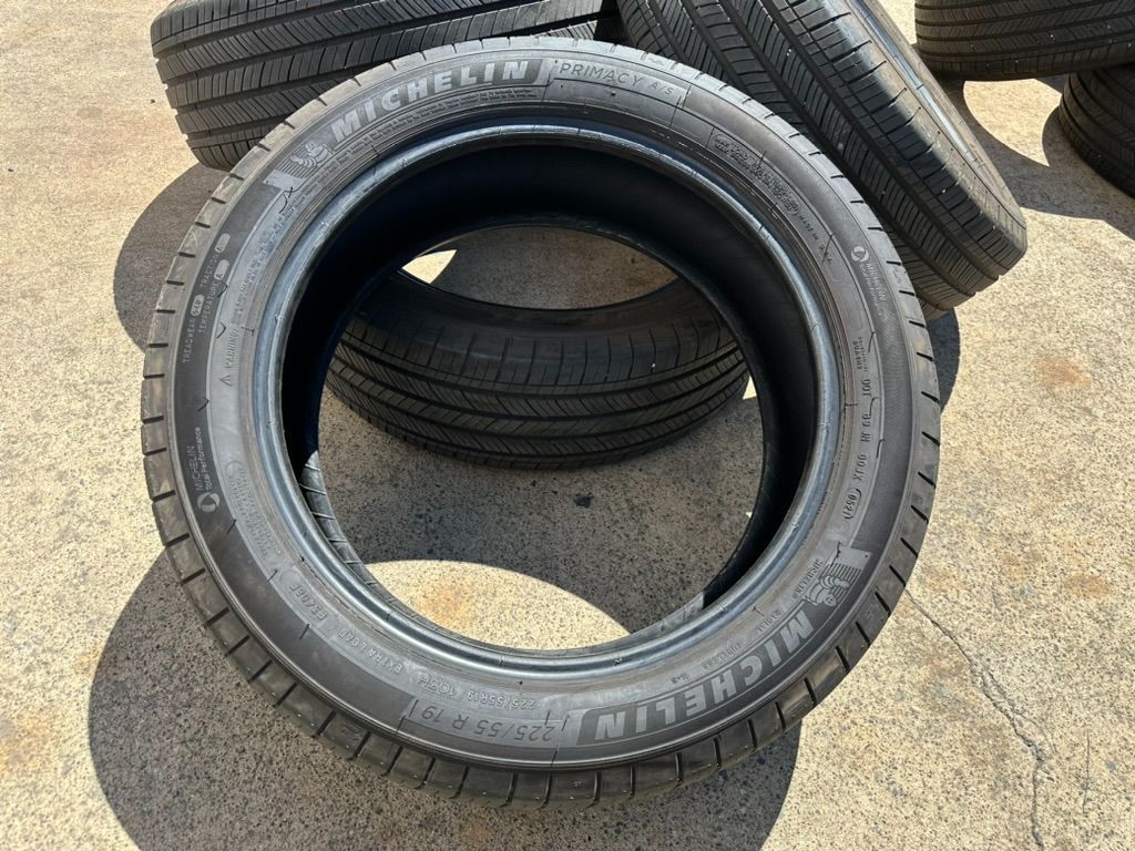 Michelin Primacy A/S Tires 225/55R19 95% 225 55 R19