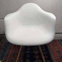 MODER Plastic Chair